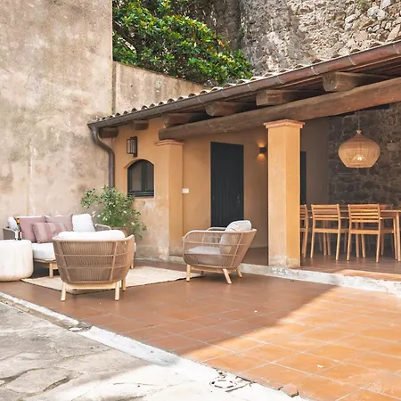 In A 14th-century House With Pool In Tossa * 滨海托萨