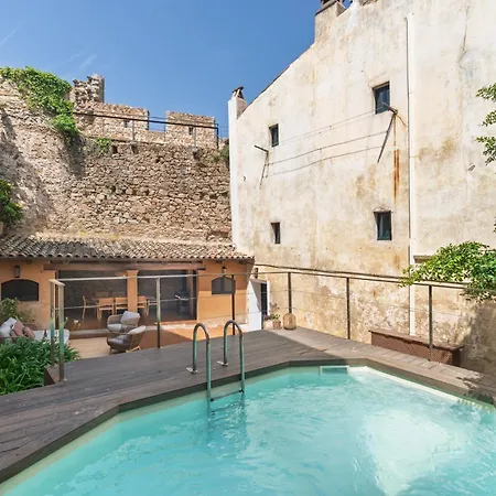 Lets Holidays In A 14th-century House With Pool In Tossa *