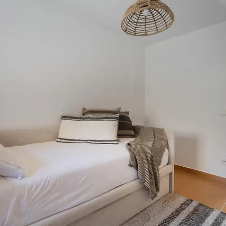 Semesterbostad In A 14th-century House With Pool In Tossa *