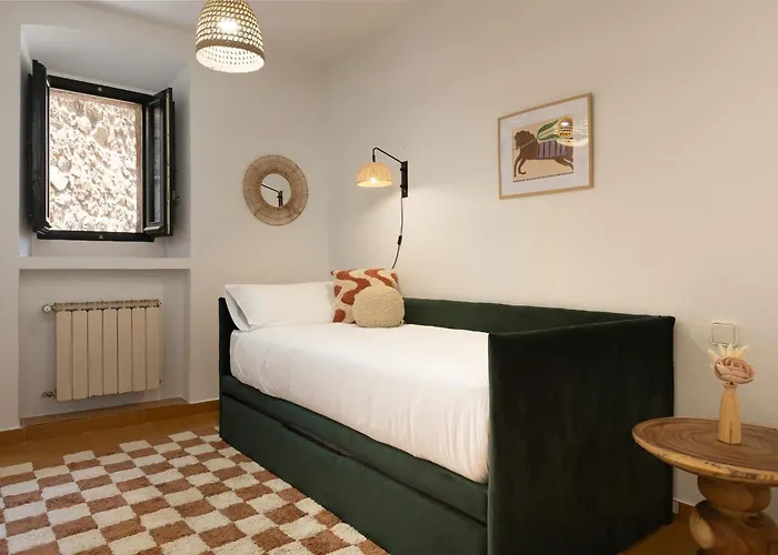 Lets Holidays In A 14th-century House With Pool In Tossa *