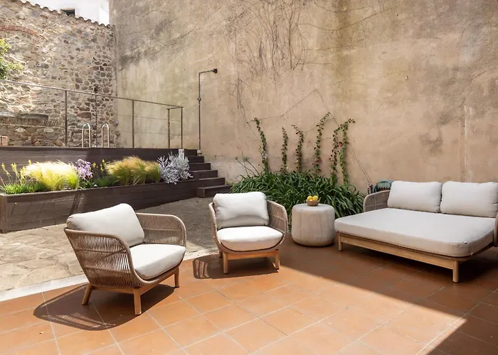 Lets Holidays In A 14th-century House With Pool In Tossa