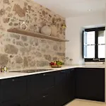 Casa de Férias Lets Holidays In A 14th-century House With Pool In Tossa *