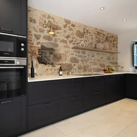 In A 14th-century House With Pool In Tossa Hébergement de vacances *