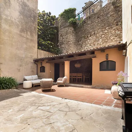 In A 14th-century House With Pool In Tossa Hébergement de vacances