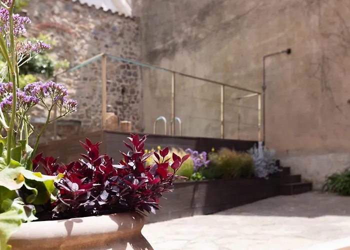 In A 14th-century House With Pool In Tossa Vakantiehuis Tossa de Mar