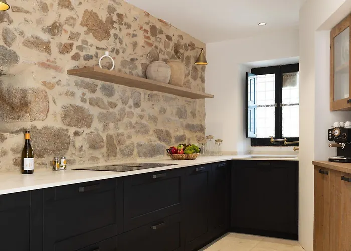 Vakantiehuis In A 14th-century House With Pool In Tossa *